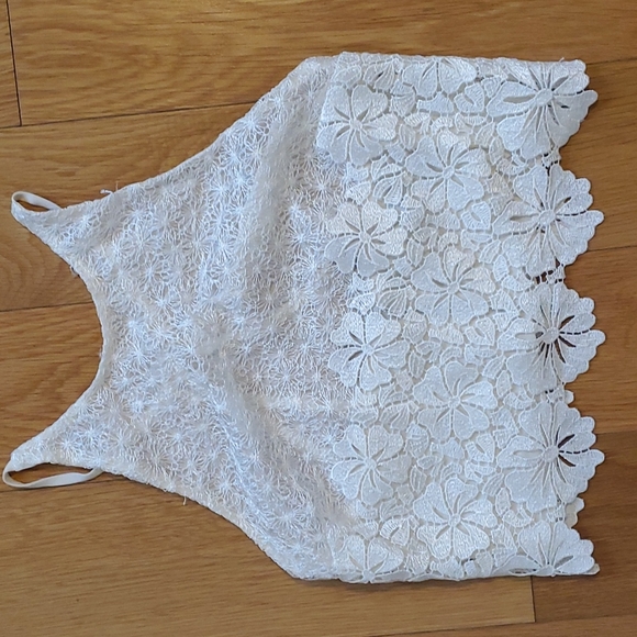 Alice and Olivia Cross Back Matching Lace Set - Picture 11 of 12